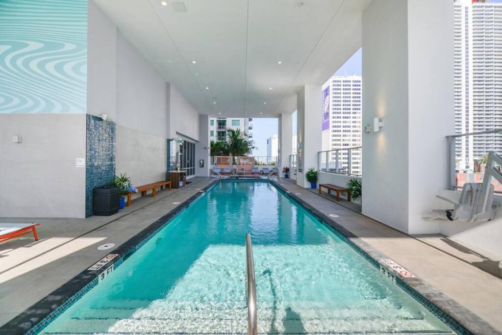 Wonderful Studio Apartment With Great Views And Pool Miami Buitenkant foto
