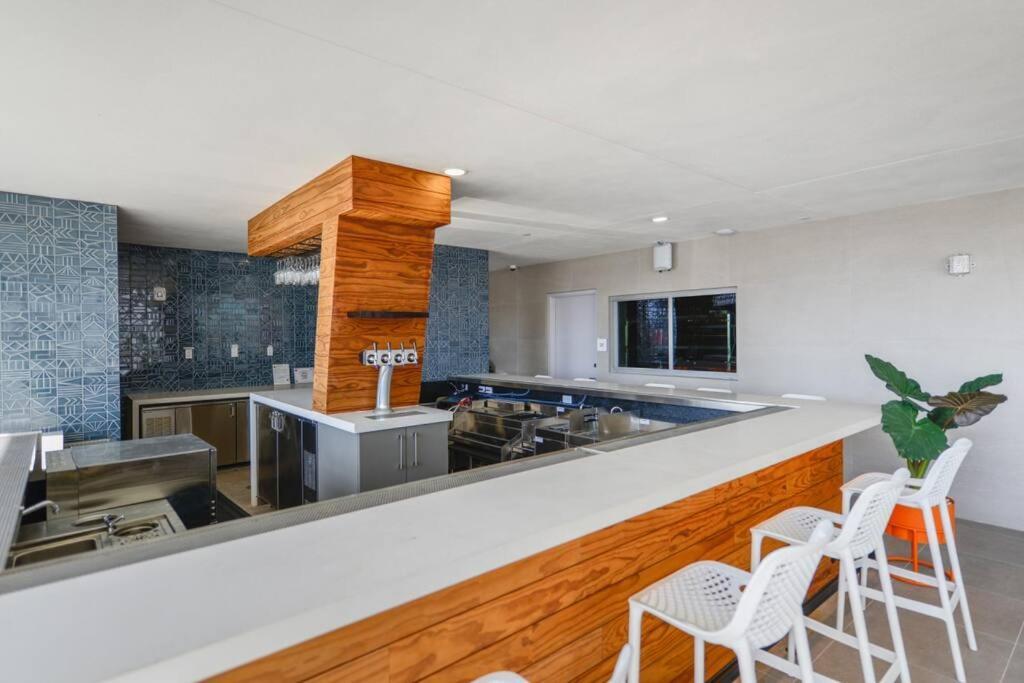 Wonderful Studio Apartment With Great Views And Pool Miami Buitenkant foto
